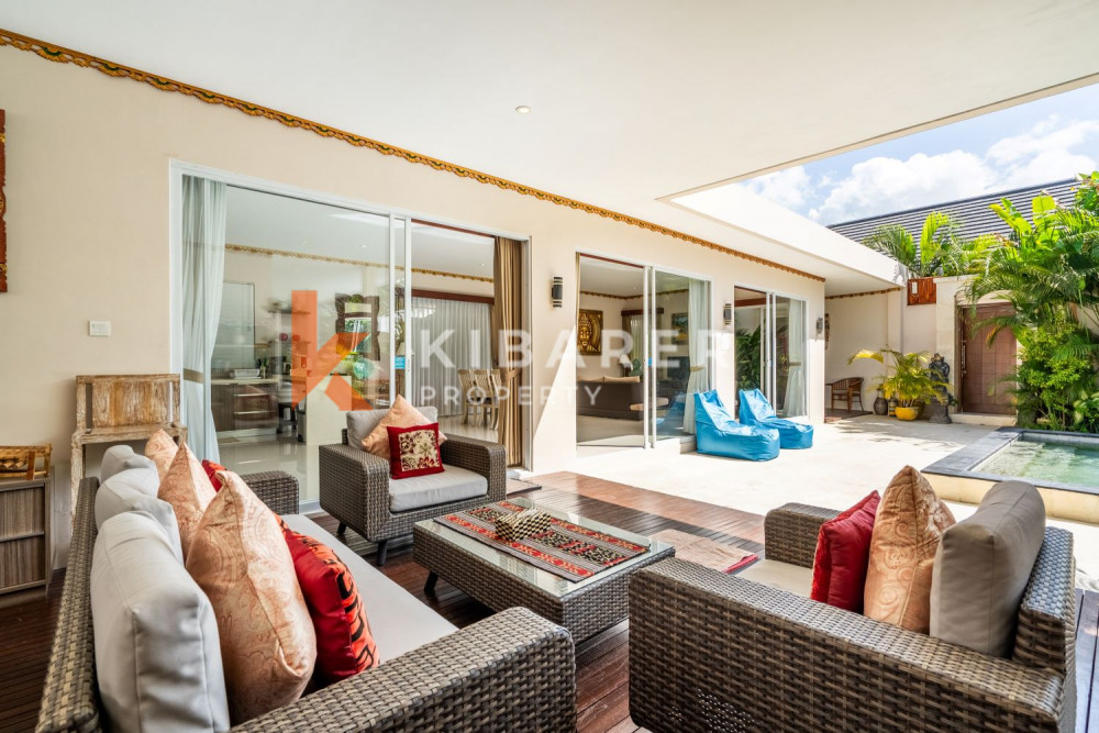 Beautiful Three Bedroom Enclosed Living at Villa Complex in Seminyak — image 5