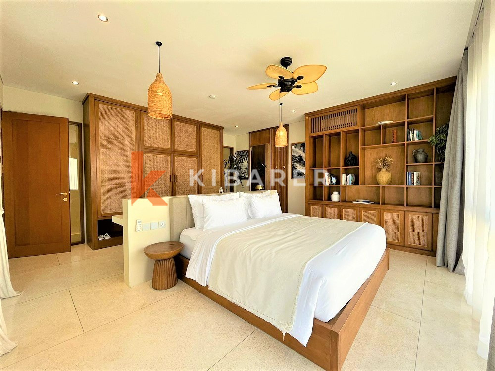 Luxury One Gate System Three Bedroom Enclosed Living Villa In Berawa — image 12