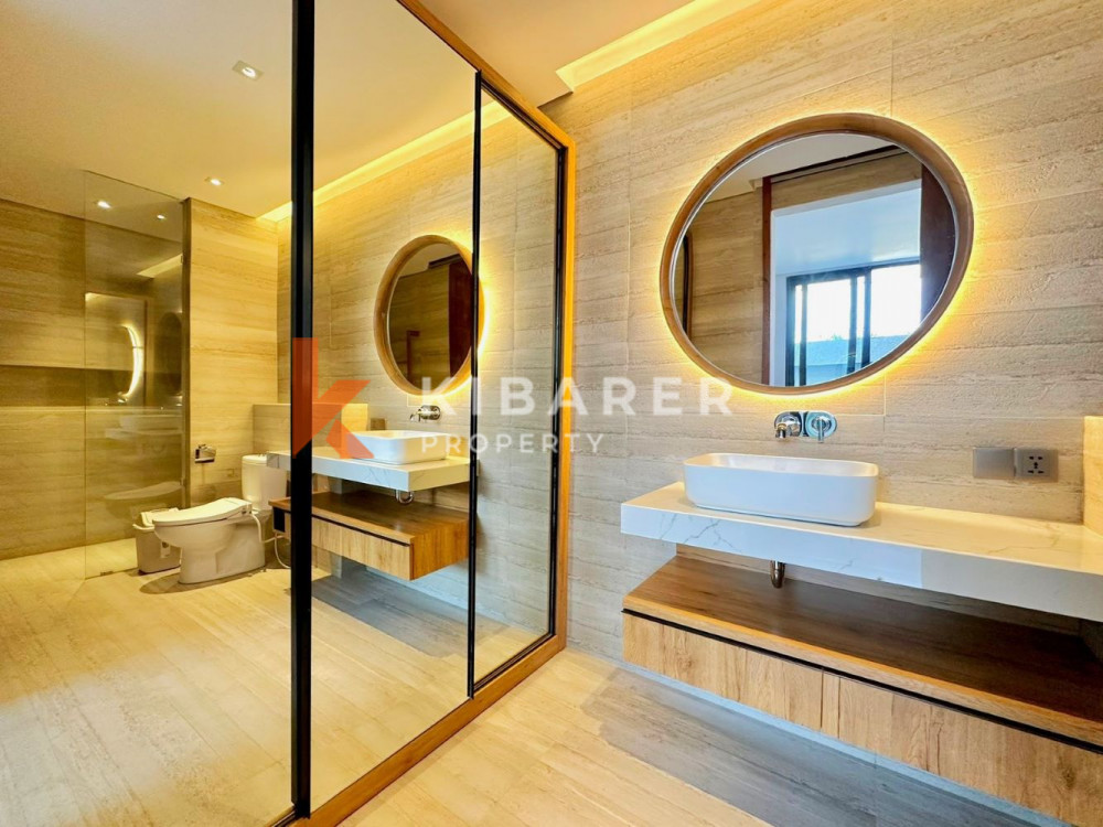 Brand New Stunning Three Bedroom Enclosed Living Villa in Seminyak — image 14