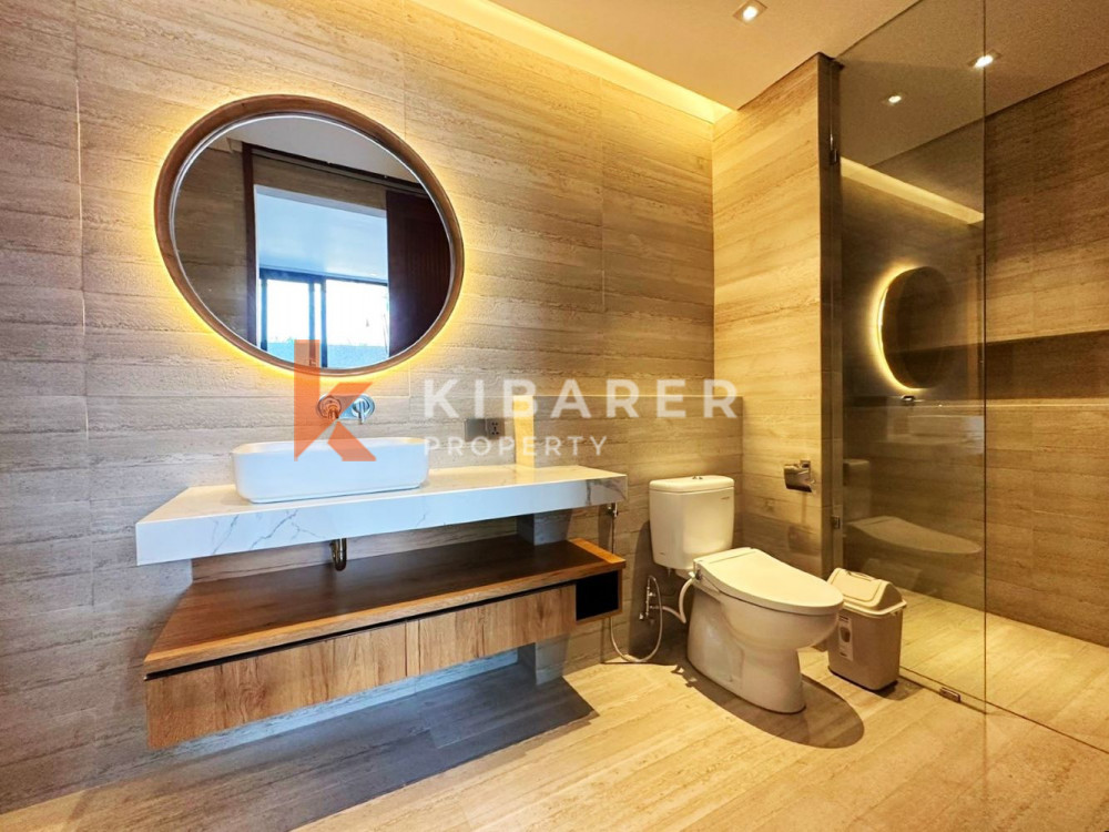 Brand New Stunning Three Bedroom Enclosed Living Villa in Seminyak — image 15