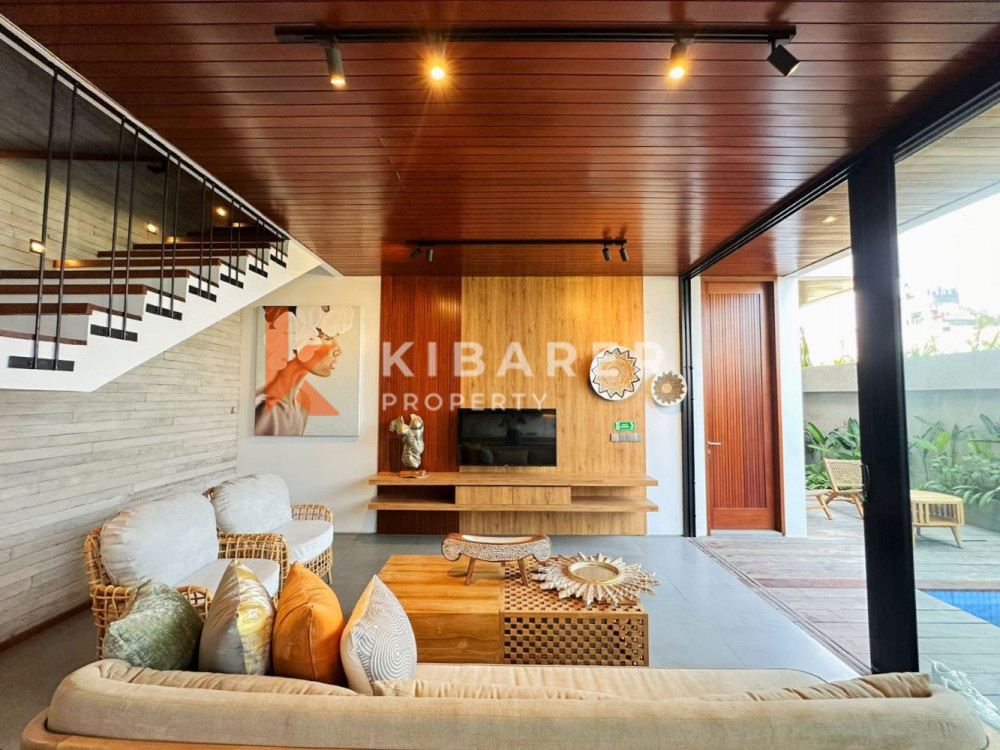 Brand New Stunning Three Bedroom Enclosed Living Villa in Seminyak — image 5