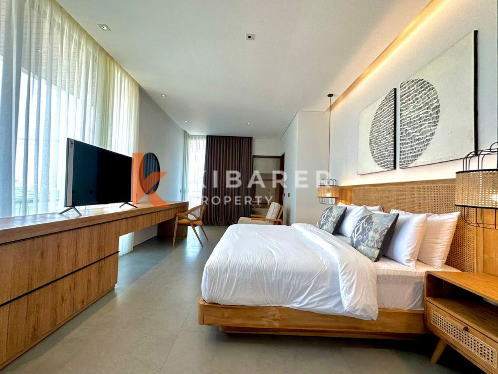 Brand New Stunning Three Bedroom Enclosed Living Villa in Seminyak — image 17