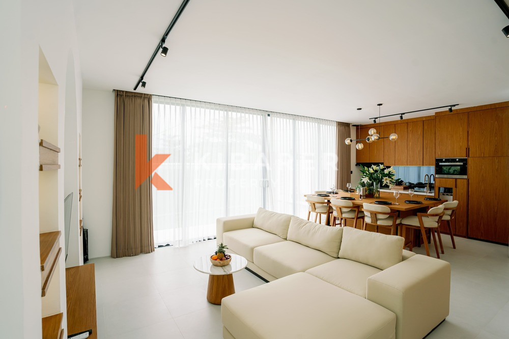 Luxury Three-Bedroom Villa with Enclosed Living Room, Walking Distance to Pererenan Beach — image 5