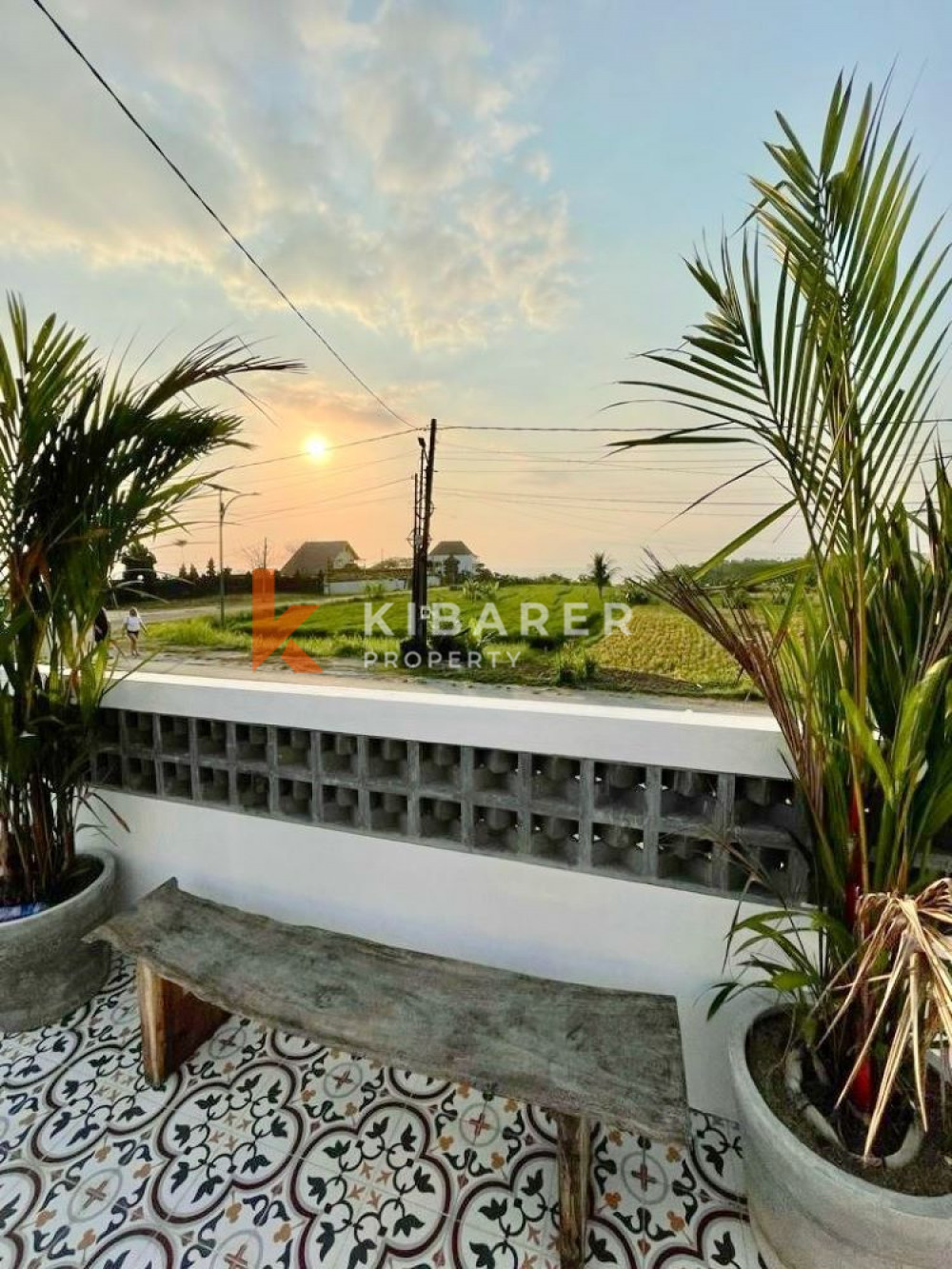 Semi Furnished Three Bedroom Closed Living Villa with Ocean and Rice Field View in Kedungu — image 12