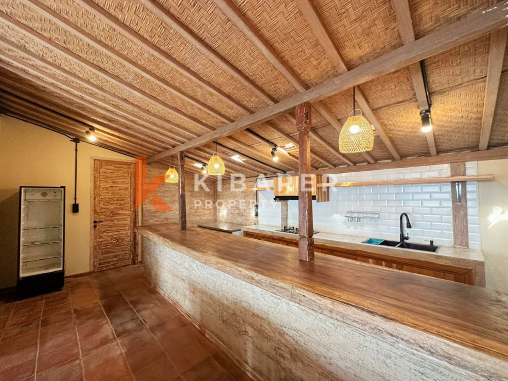 Semi Furnished Three Bedroom Closed Living Villa with Ocean and Rice Field View in Kedungu — image 7