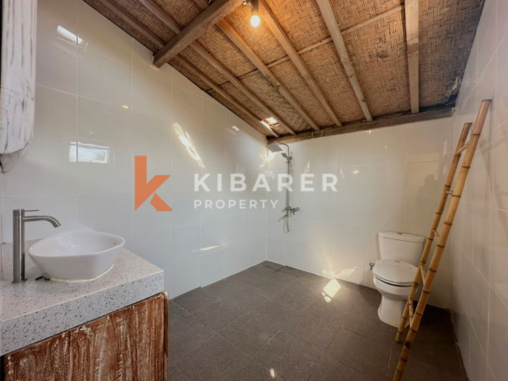Semi Furnished Three Bedroom Closed Living Villa with Ocean and Rice Field View in Kedungu — image 19