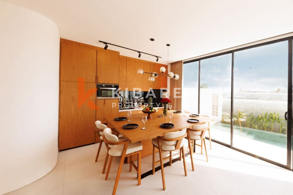 Luxury Three-Bedroom Villa with Enclosed Living Room, Walking Distance to Pererenan Beach — image 6