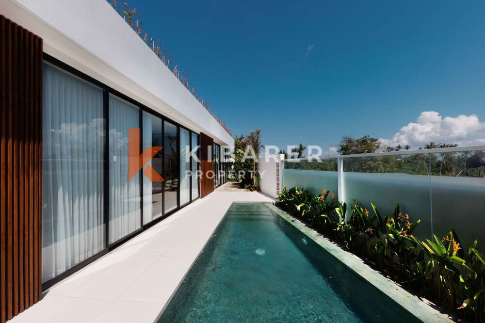 Luxury Three-Bedroom Villa with Enclosed Living Room, Walking Distance to Pererenan Beach — image 2