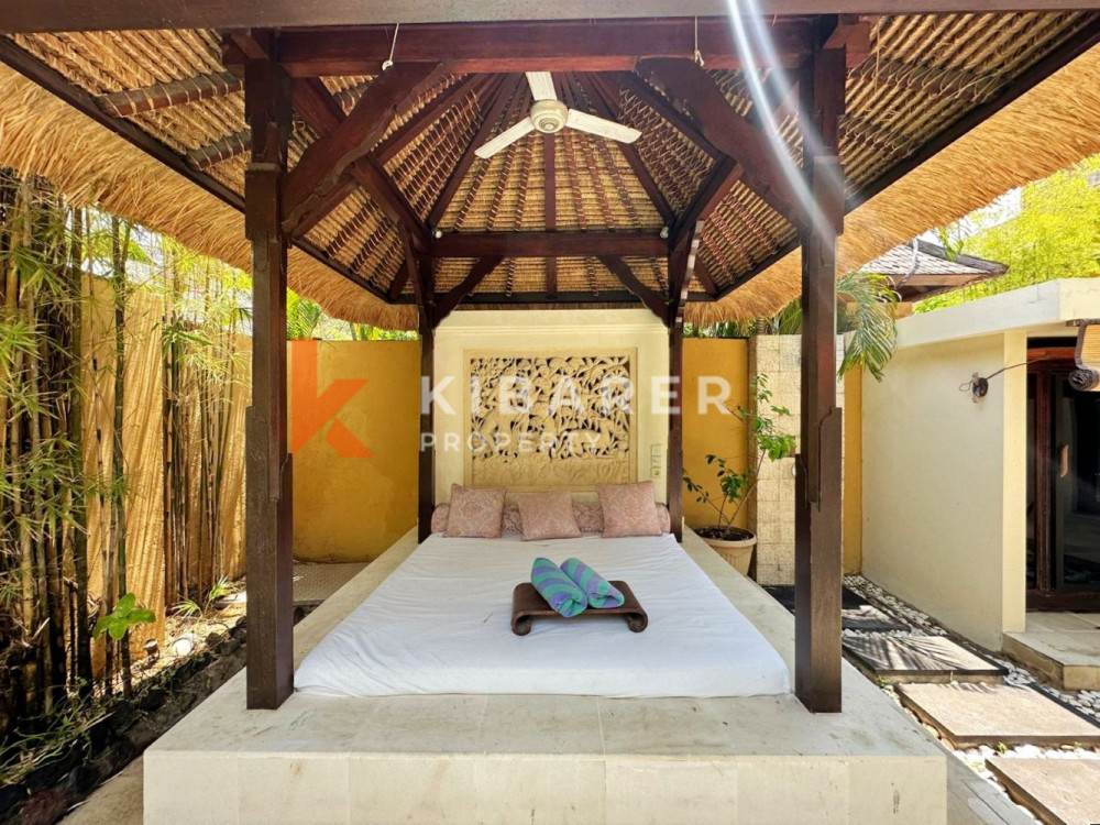 Gorgeously Three Bedroom Enclosed Living Villa In Prime Area Of Seminyak — image 4