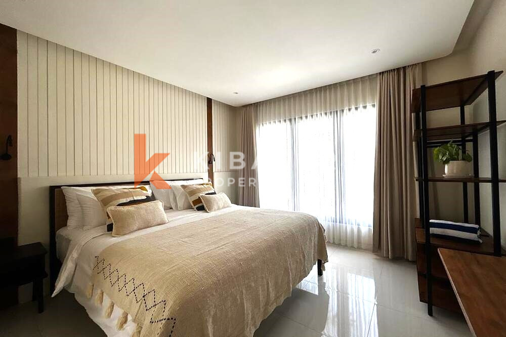 Mediterranean Two Bedroom Enclosed Living Room Villa Set in Kerobokan — image 15