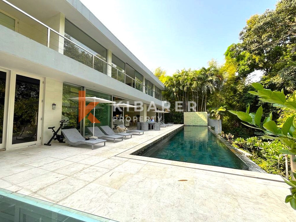 Four-Bedroom Enclosed Villa with Jungle View in Semer-Kerobokan — image 3