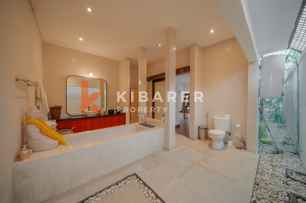 Stylish Two Bedroom Closed Living Villa With Pool Situated in Bumbak — image 12