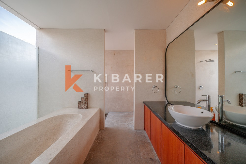 Stylish Two Bedroom Closed Living Villa With Pool Situated in Bumbak — image 16