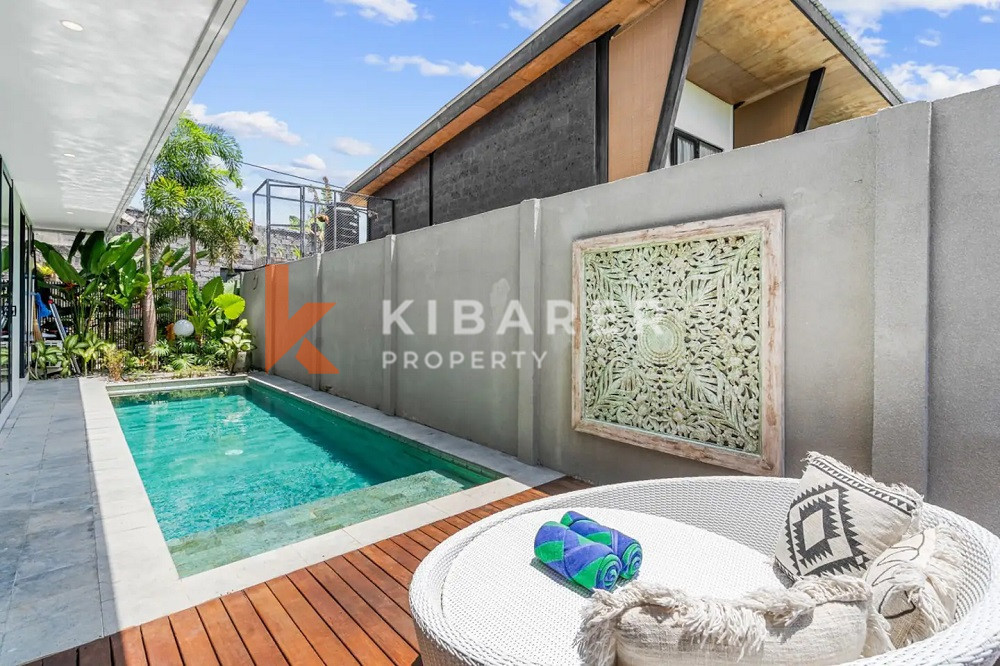 Wonderful Four Bedroom Enclosed Living Villa Located in The Heart of Canggu — image 2