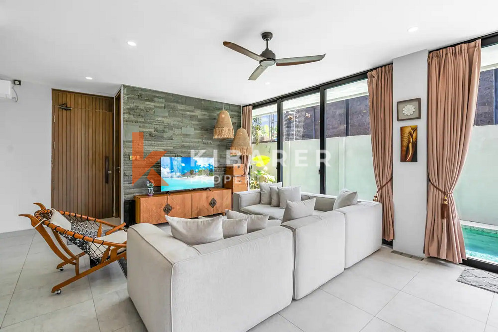 Wonderful Four Bedroom Enclosed Living Villa Located in The Heart of Canggu — image 10