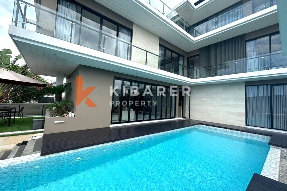 Luxury Five Bedroom Villa Ocean View Situated in Ungasan — image 2