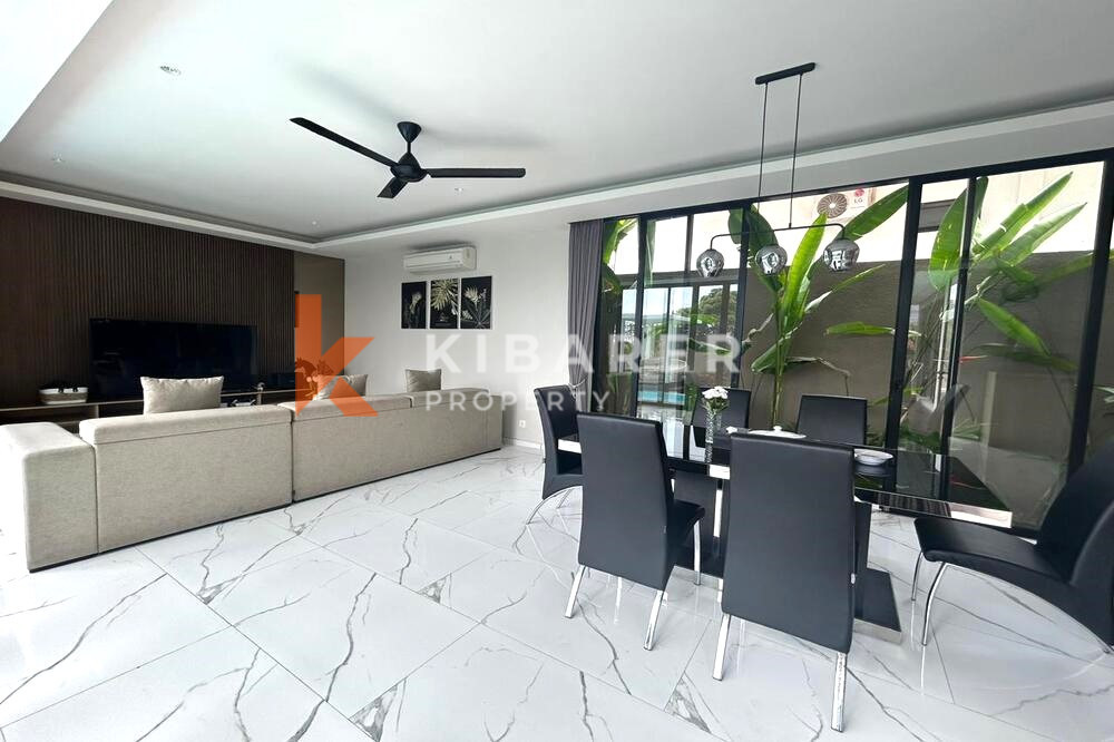 Luxury Five Bedroom Villa Ocean View Situated in Ungasan — image 6