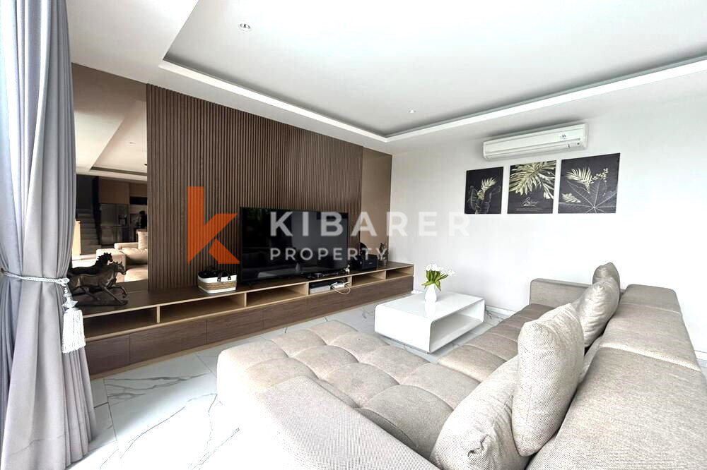 Luxury Five Bedroom Villa Ocean View Situated in Ungasan — image 7