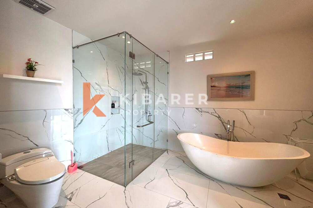 Luxury Five Bedroom Villa Ocean View Situated in Ungasan — image 14