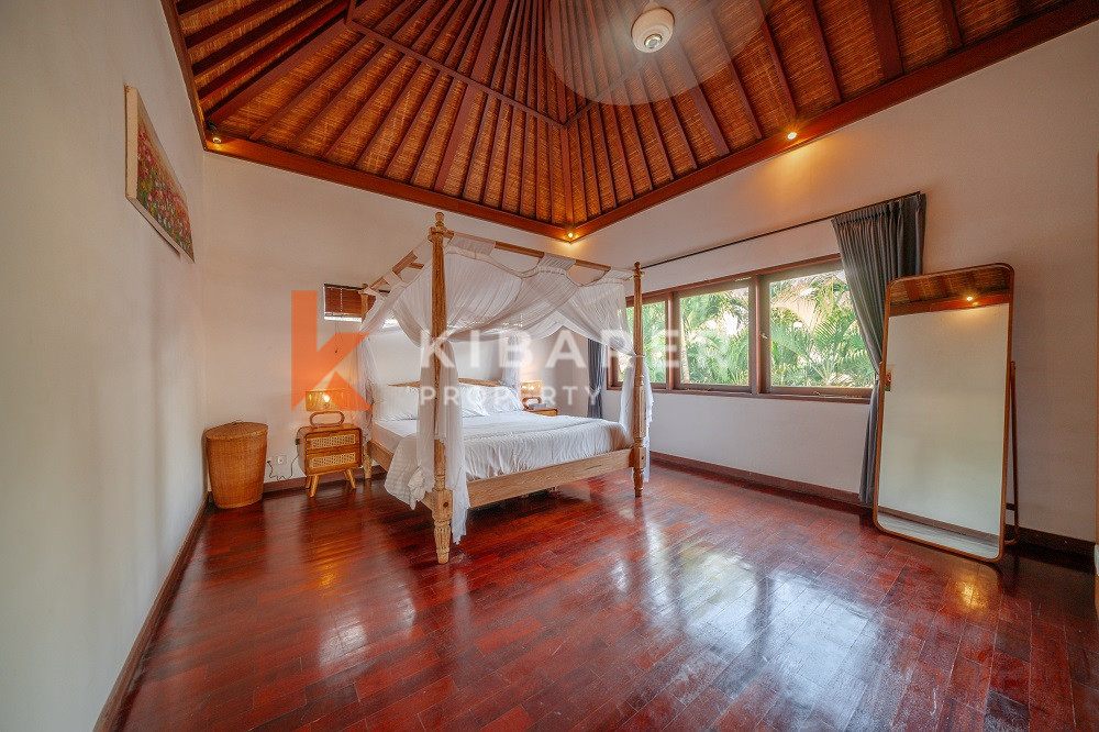 Stylish Two Bedroom Closed Living Villa With Pool Situated in Bumbak — image 8
