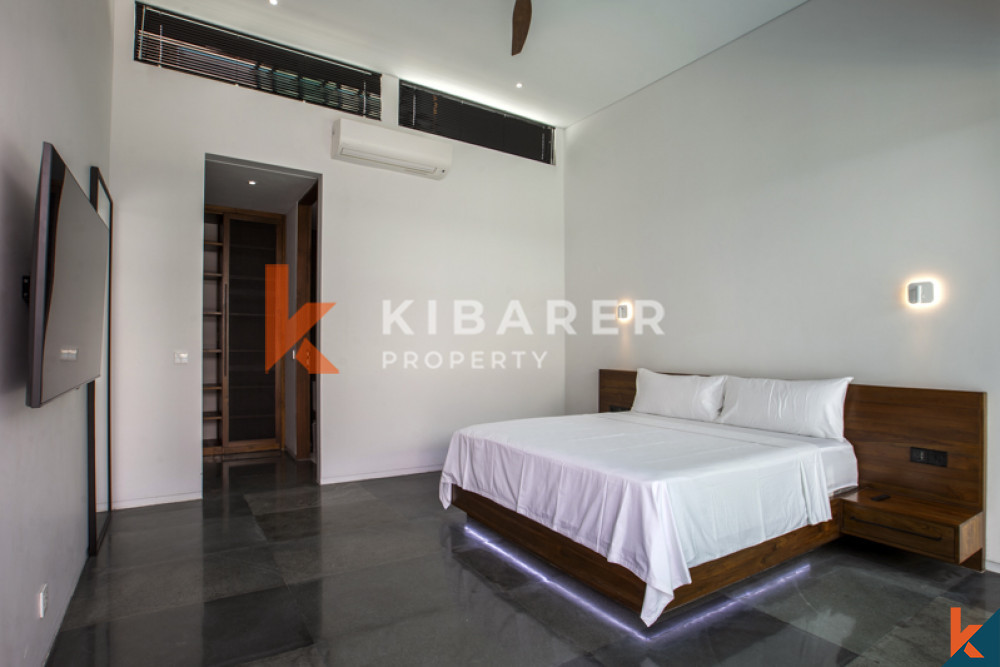Luxurious High End Three Bedrooms Enclosed Living Villa Situated In Drupadai Seminyak — image 17