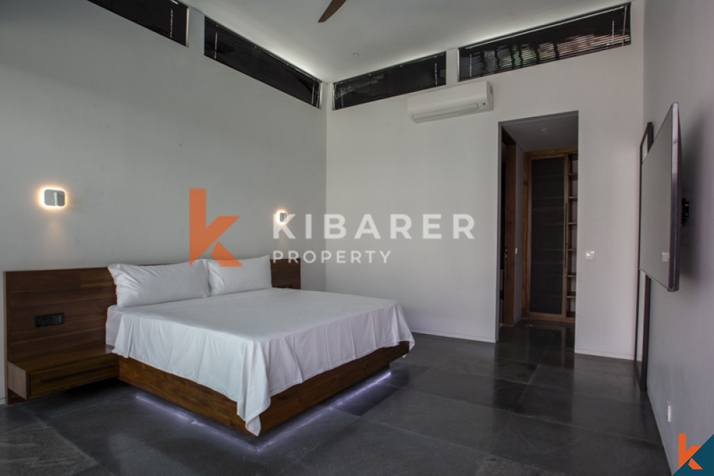 Luxurious High End Three Bedrooms Enclosed Living Villa Situated In Drupadai Seminyak — image 18