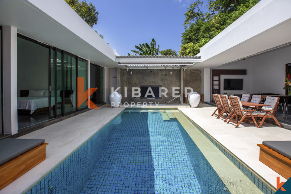 Luxurious High End Three Bedrooms Enclosed Living Villa Situated In Drupadai Seminyak — image 1