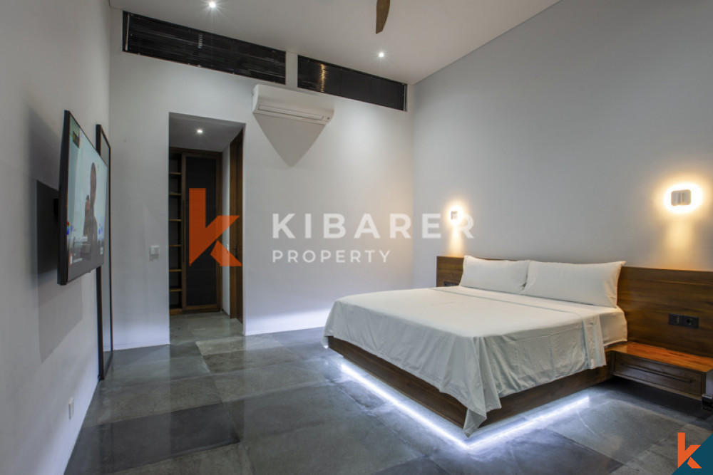 Luxurious High End Three Bedrooms Enclosed Living Villa Situated In Drupadai Seminyak — image 14