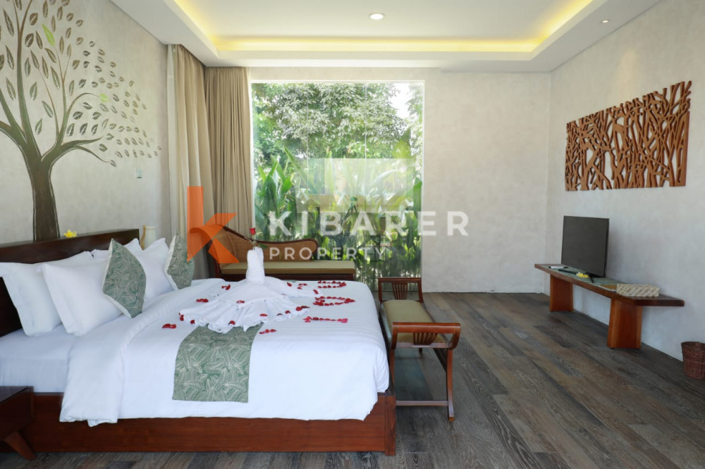 Beautiful Two-Bedroom Villa Complex with Enclosed Living Room in Nusa Dua — image 7