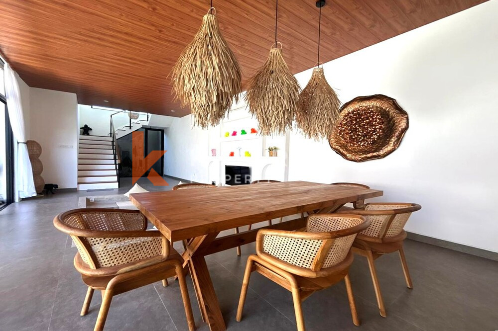 Modern Two Bedroom Two Bedroom Concrete Industrial Style Villa in Pererenan — image 7