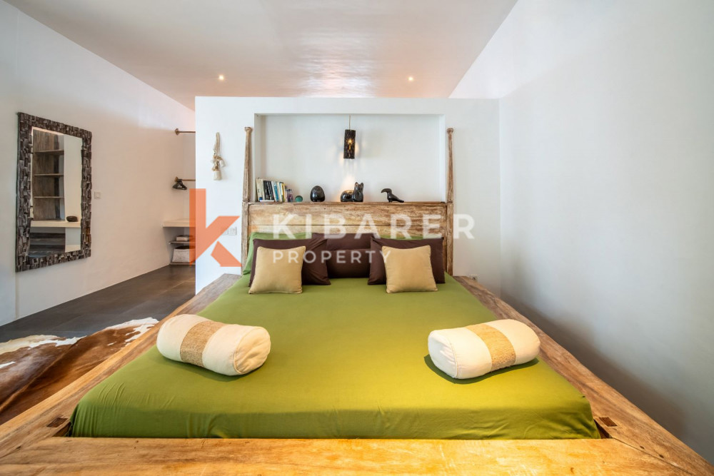 Tropical and Stunning Three Bedroom Enclosed Living Villa in Kerobokan — image 14