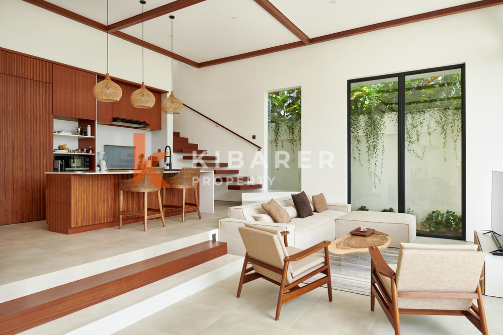 Beautiful Three-Bedroom Villa Featuring an Enclosed Living Area in Canggu — image 8