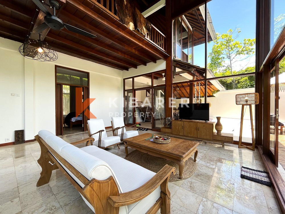 Classic Wooden Three-Bedroom Villa with Enclosed Living Area in a Perfect Location in Berawa — image 19