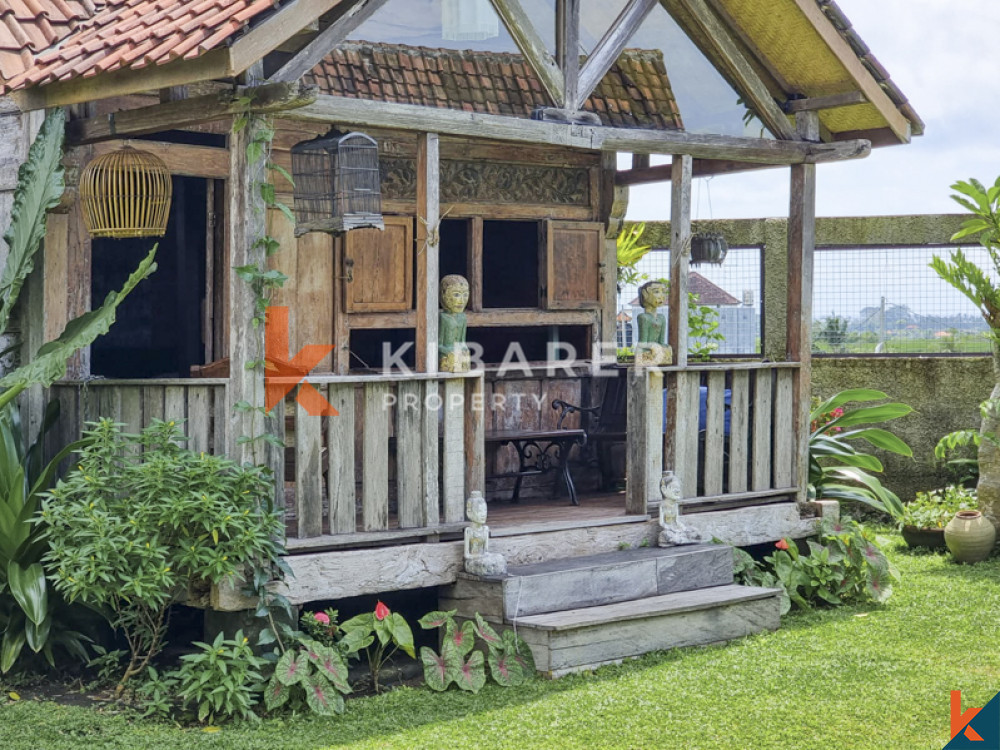 Traditional Four Bedrooms Closed Living Joglo with Rice Field View In Cemagi — image 8