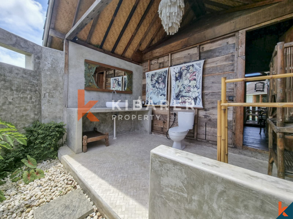 Traditional Closed Four-Bedroom Joglo with Rice Field Views in Cemagi — image 10