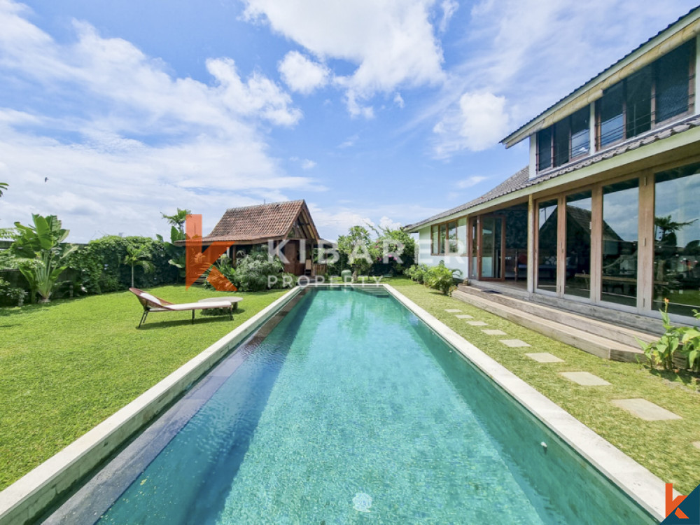 Traditional Closed Four-Bedroom Joglo with Rice Field Views in Cemagi — image 18
