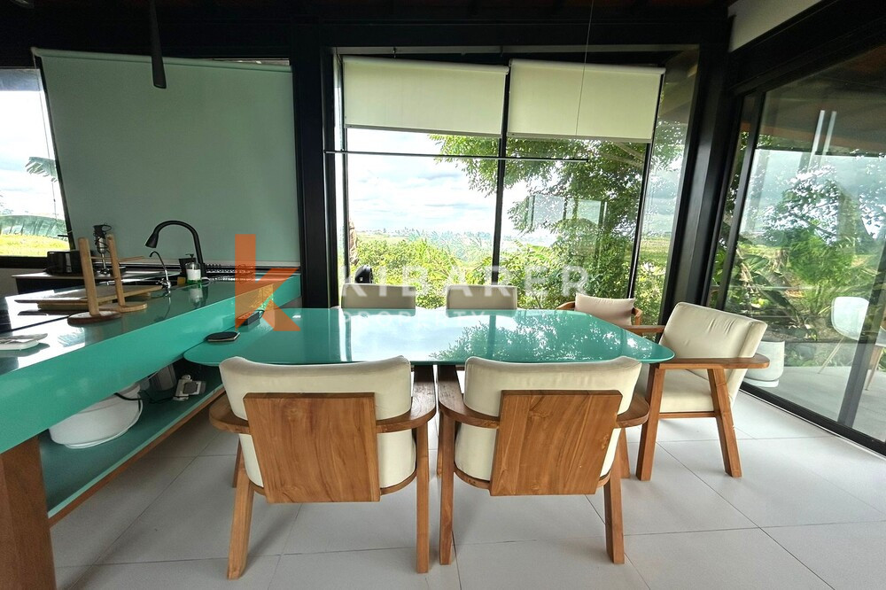 Beautiful Serene Two Bedroom Enclosed Living Room Villa in Seseh — image 11