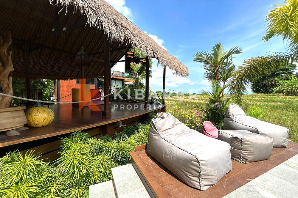 Beautiful Serene Two Bedroom Enclosed Living Room Villa in Seseh — image 6