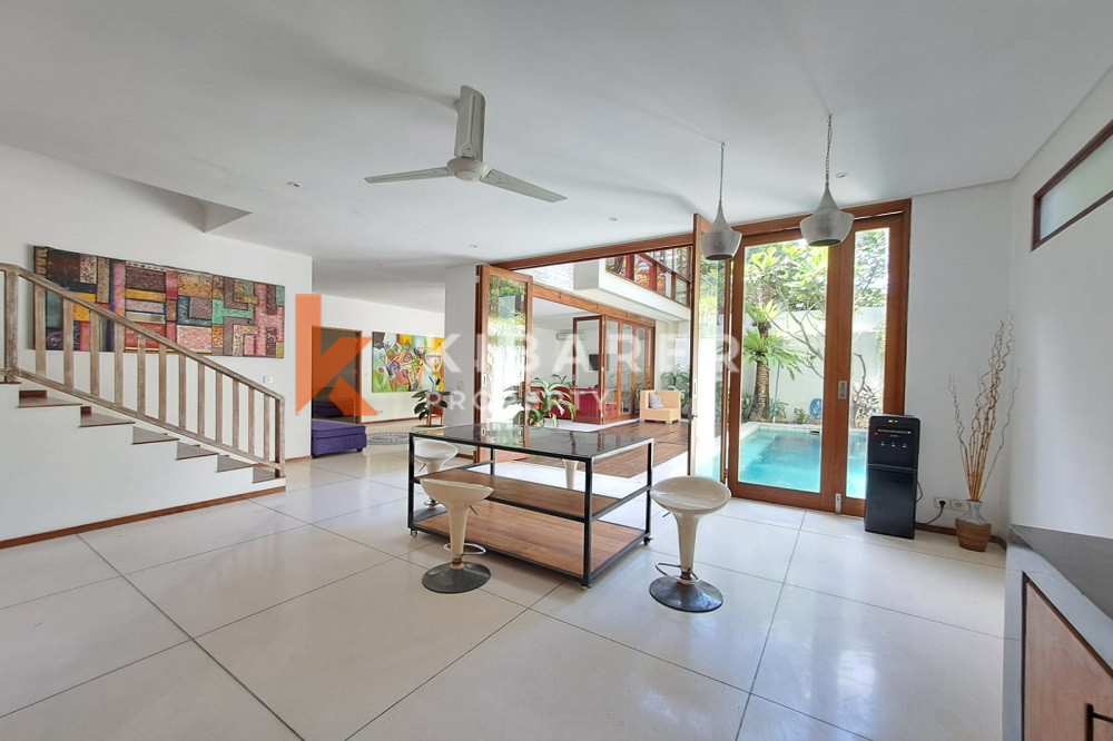 70 Meters to the Beach Adjustable Open-Enclosed Livingroom Four Bedrooms Villa in Berawa Area — image 2