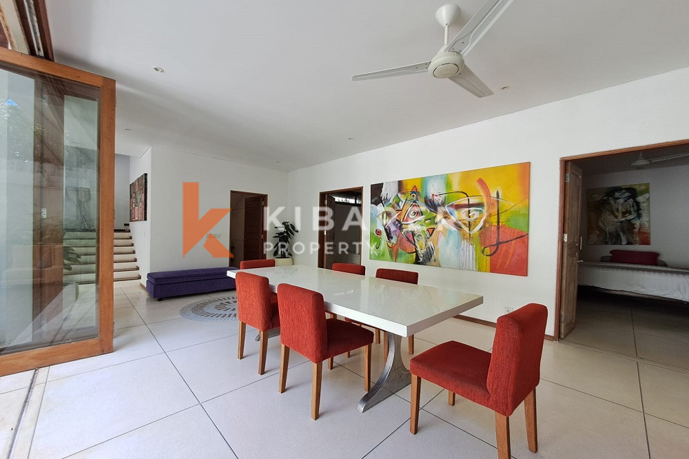 70 Meters to the Beach Adjustable Open-Enclosed Livingroom Four Bedrooms Villa in Berawa Area — image 4