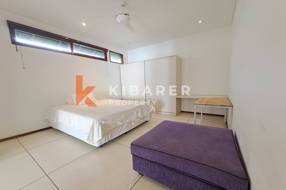 70 Meters to the Beach Adjustable Open-Enclosed Livingroom Four Bedrooms Villa in Berawa Area — image 13