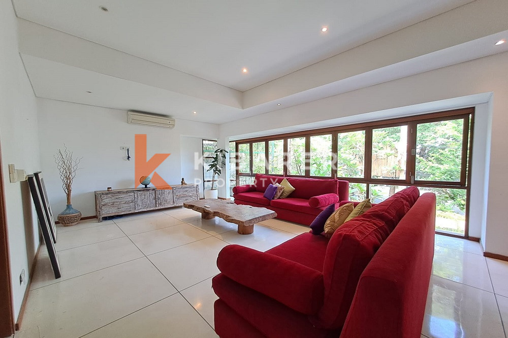 70 Meters to the Beach Adjustable Open-Enclosed Livingroom Four Bedrooms Villa in Berawa Area — image 18