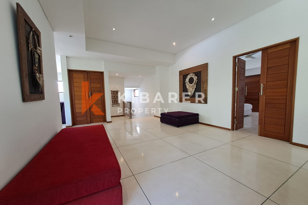 70 Meters to the Beach Adjustable Open-Enclosed Livingroom Four Bedrooms Villa in Berawa Area — image 19