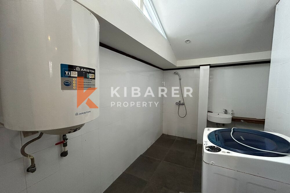 Beautiful Two-Bedroom Villa with Enclosed Living Room and Pool in Ungasan — image 18