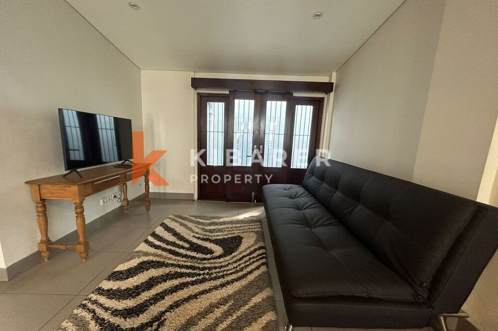 Beautiful Two-Bedroom Villa with Enclosed Living Room and Pool in Ungasan — image 13