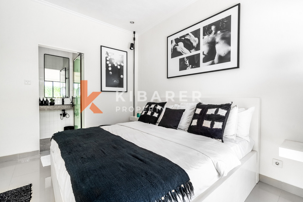 Stunning Three Bedroom Open Living Room Scandinavian Villa in Canggu — image 18