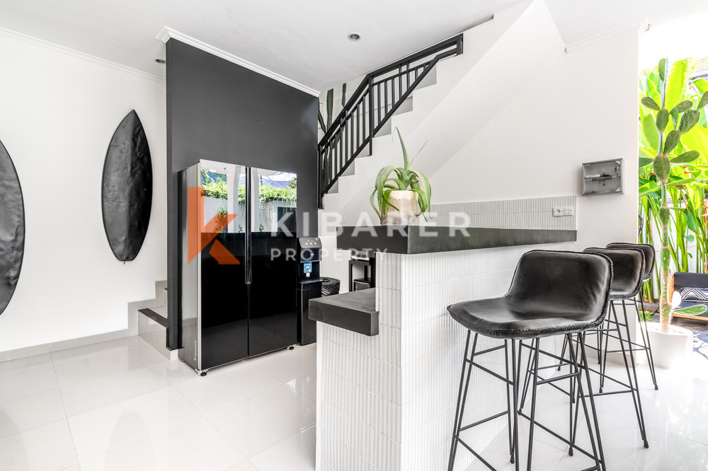 Stunning Three Bedroom Open Living Room Scandinavian Villa in Canggu — image 12