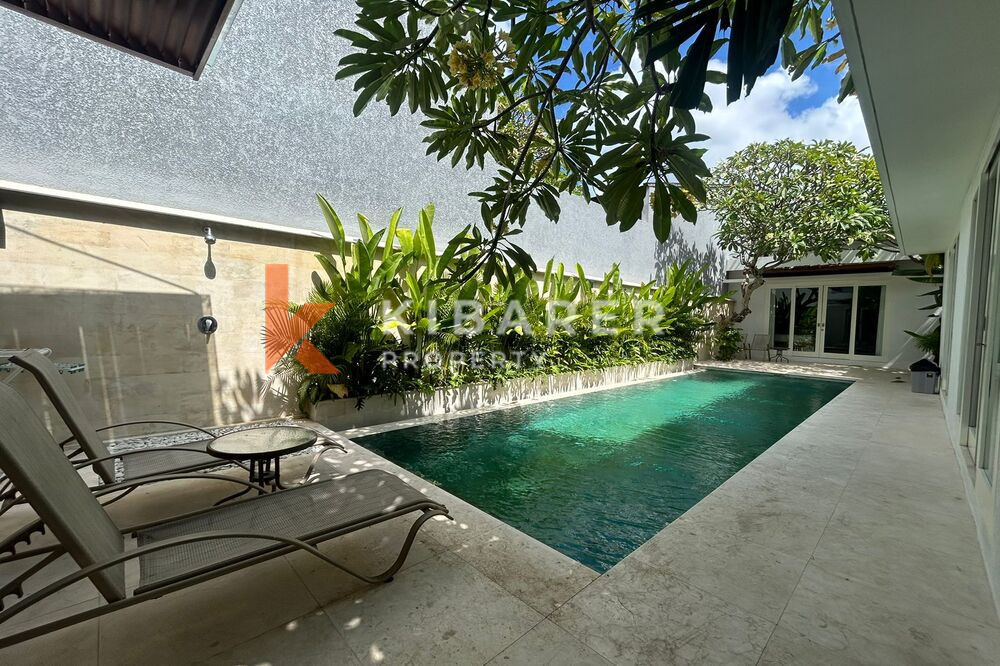 Luxurious Two Bedroom Enclosed Living Colonial Style Villa in Umalas — image 3