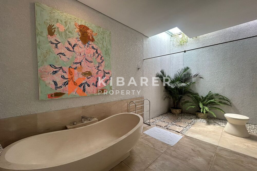 Luxurious Two Bedroom Enclosed Living Colonial Style Villa in Umalas — image 13