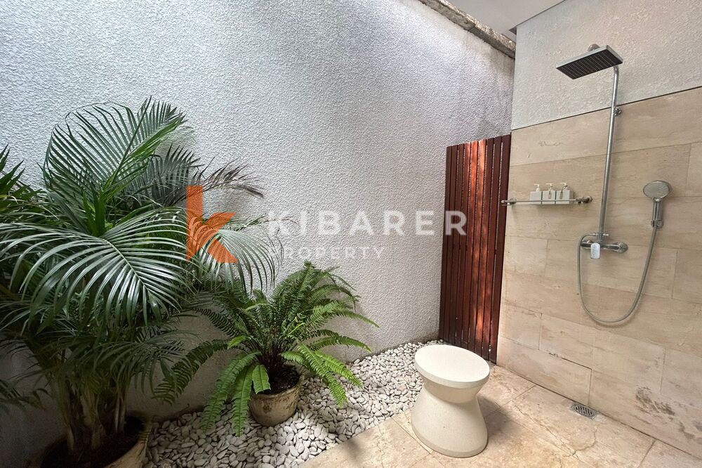Luxurious Two Bedroom Enclosed Living Colonial Style Villa in Umalas — image 14